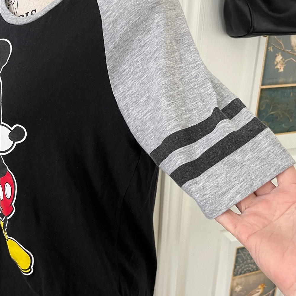 😃Disney Mickey Mouse  T-Shirt - Black, Gray, and Yellow - Picture 4 of 6